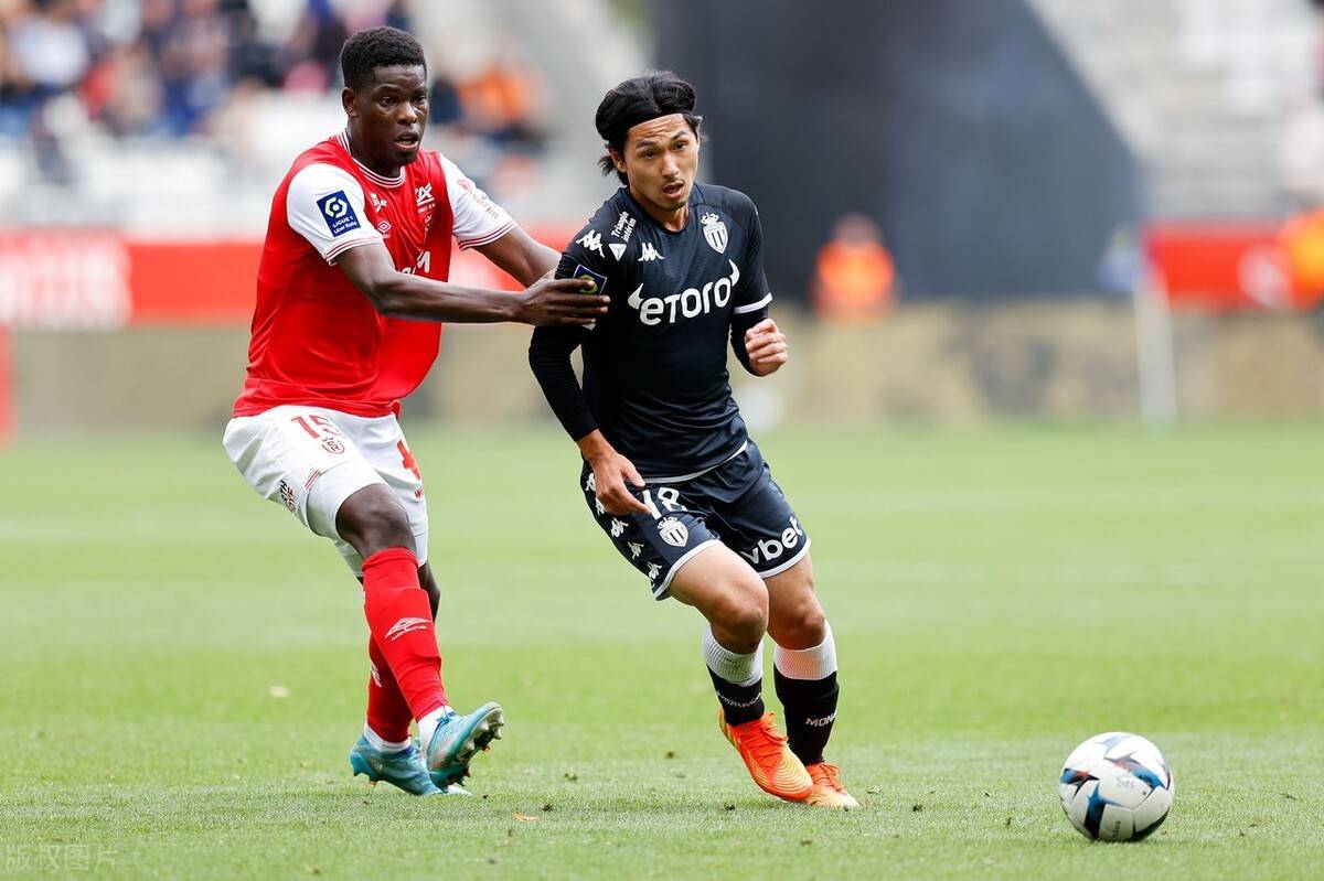 关于转会期体能课后；上海久事防线松动备战法甲；质疑声仍在；纪律约束更严格的信息