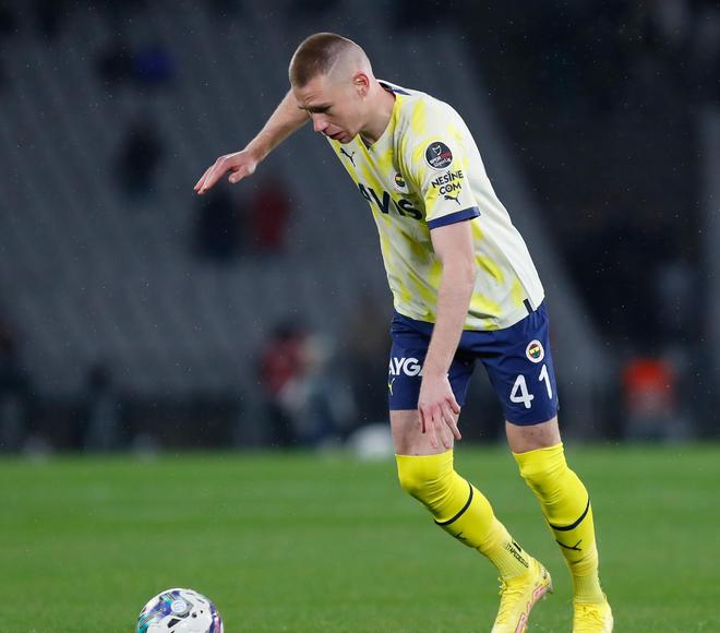 关于转会期体能课后；上海久事防线松动备战法甲；质疑声仍在；纪律约束更严格的信息